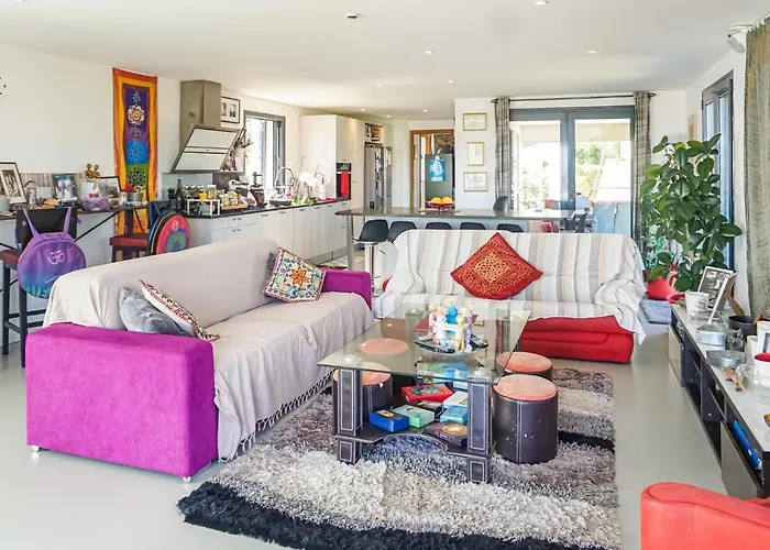 3 Bedroom Awesome In